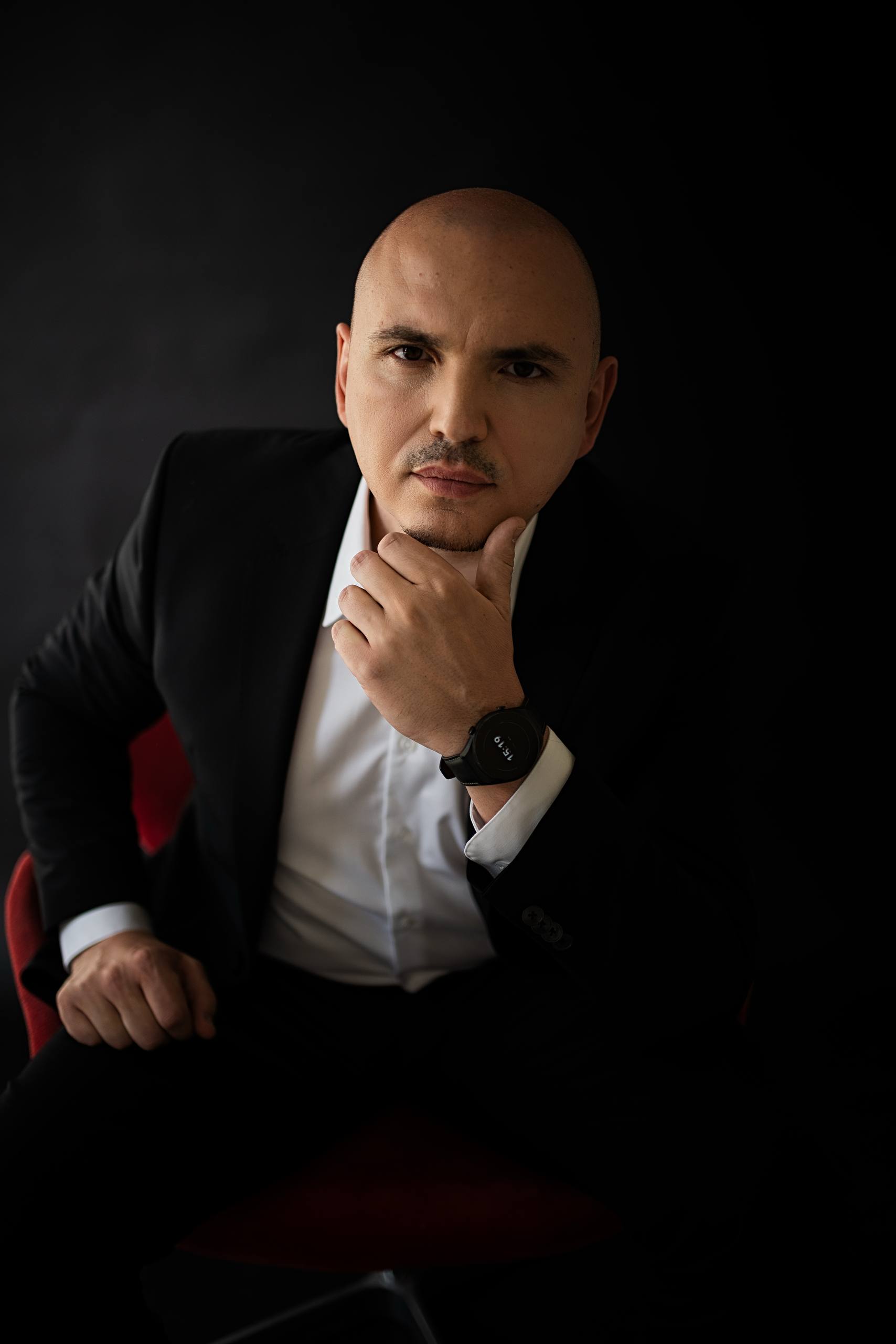 Александр Иванов